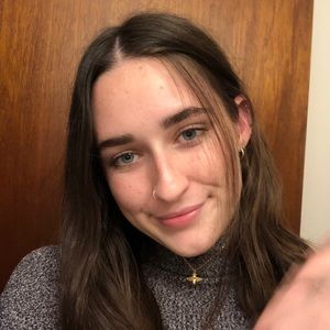 Meet your Posher, Chloe